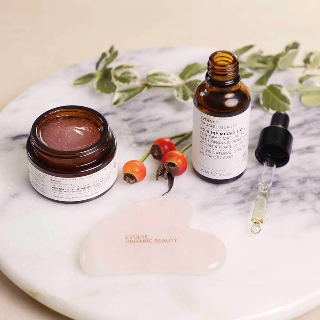 Evolve Organic Beauty Gift / bundle Love Box